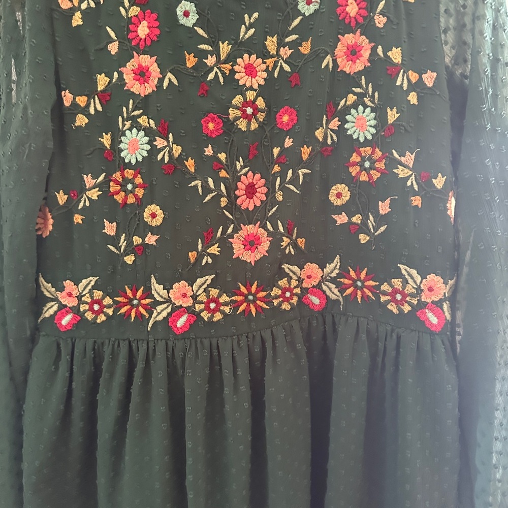 Top - Picture 2 of 3